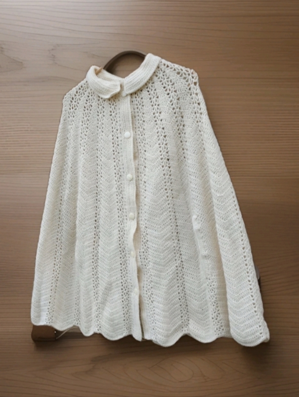 Vintage Sweater Cape/Shawl Ivory Color One Size Fits All Excellent Condition